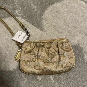 BNWT Coach wristlet